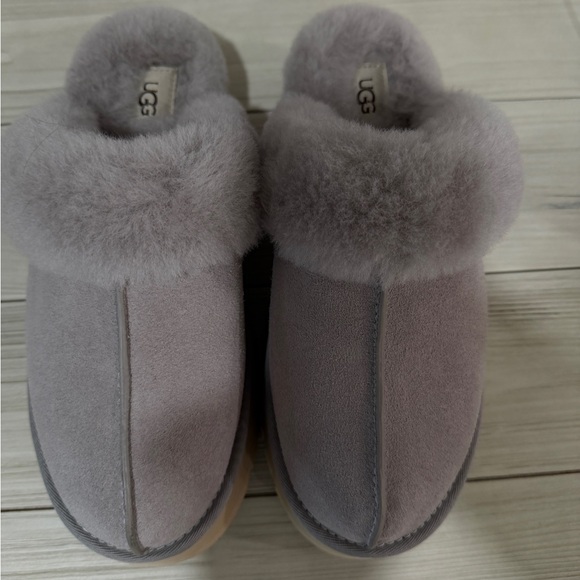 UGG Shoes - UGG Women's Gray Sheepskin Slippers